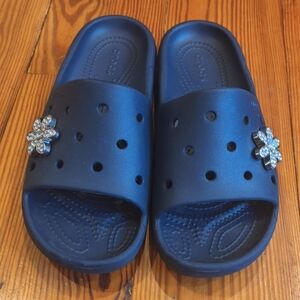 Crocs Classic Slide Sandals Womens 6 Iconic Comfort Blue with Rhinestone Daisy